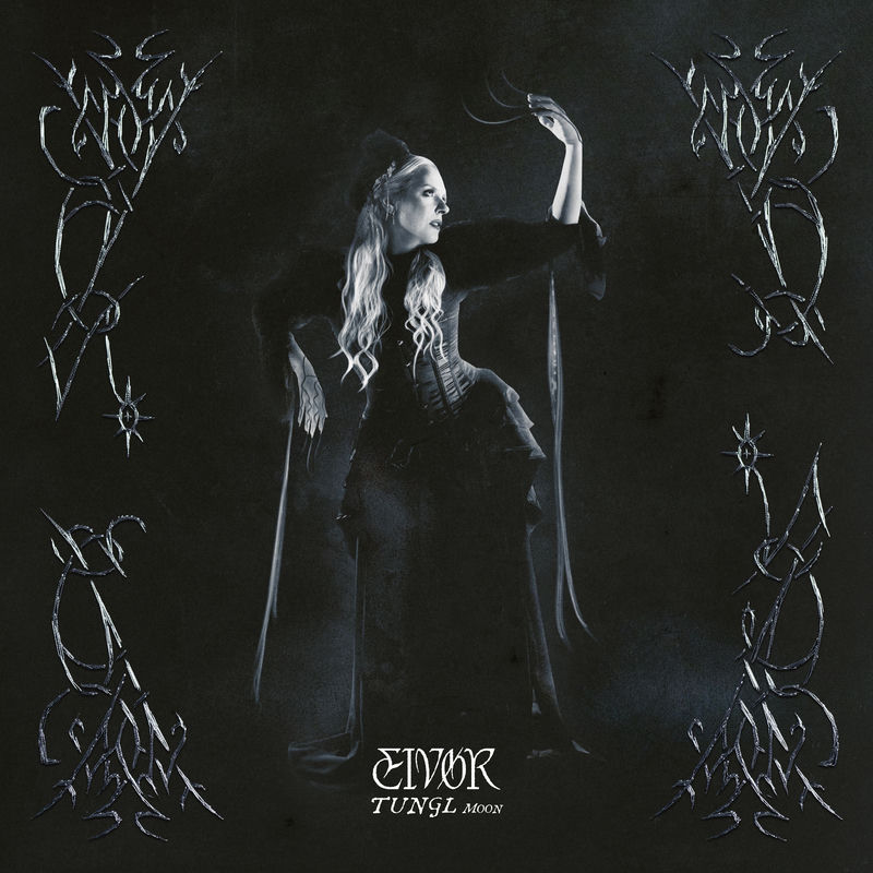 Og mánin græt / And The Moon Cried